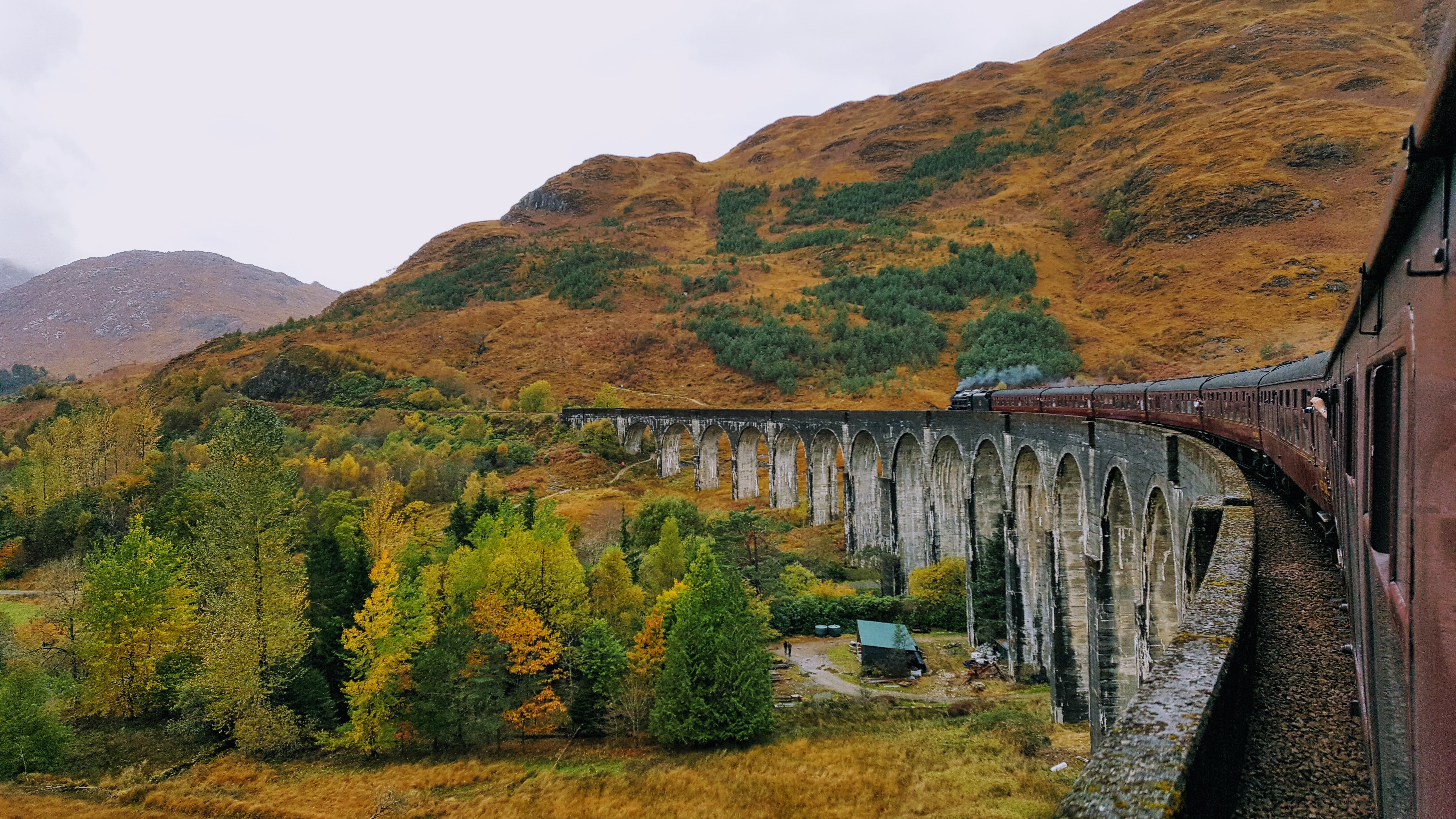 Mit dem Jacobite Steam Train über das Glenfinnan-Viadukt