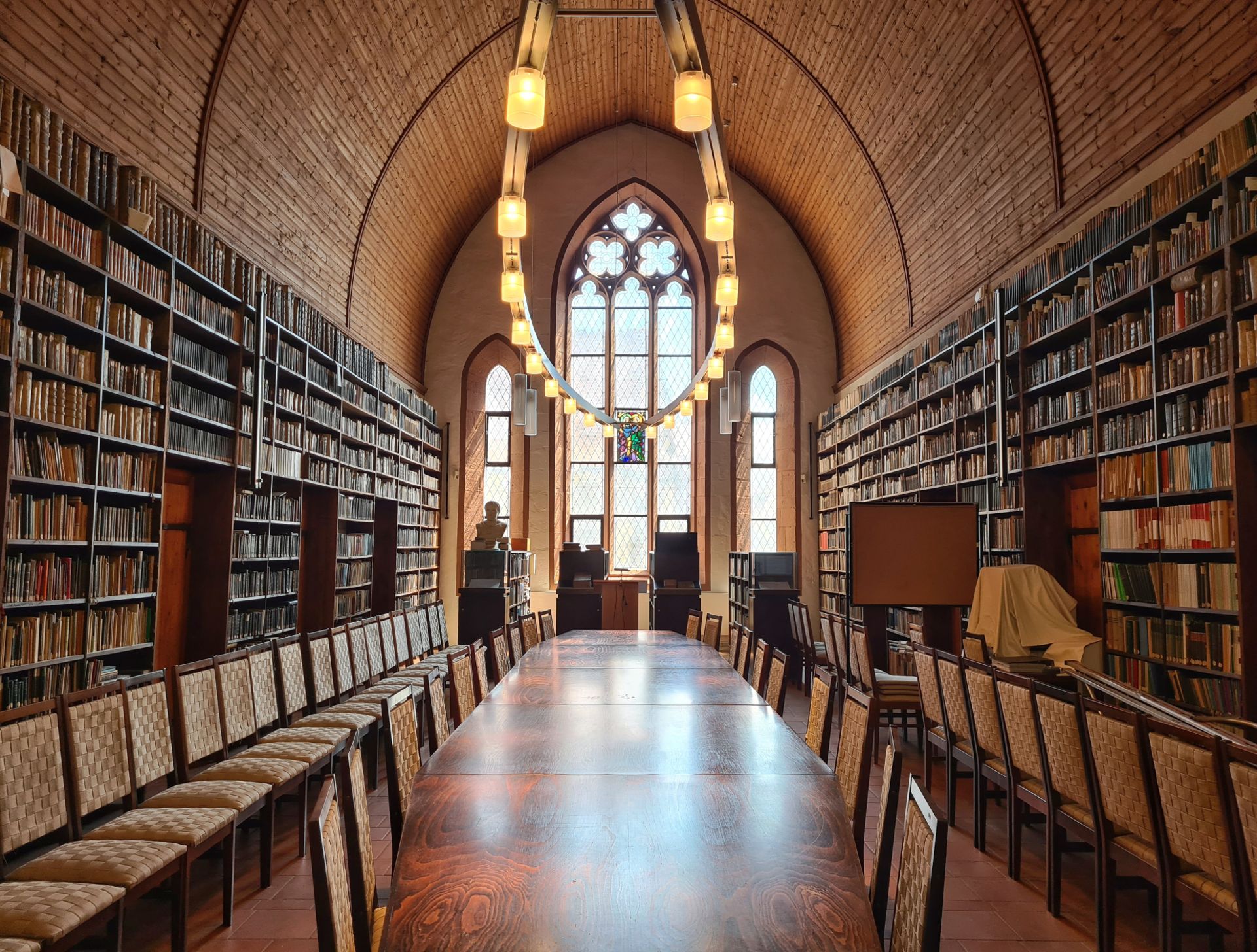 Blick in den Bibliothekssaal der Bibliothek im Augustinerkloster Erfurt